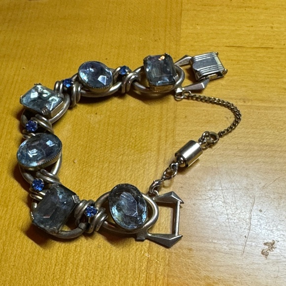 Vintage Elegant Blue and Silver gemstone Bracelet - Picture 1 of 6
